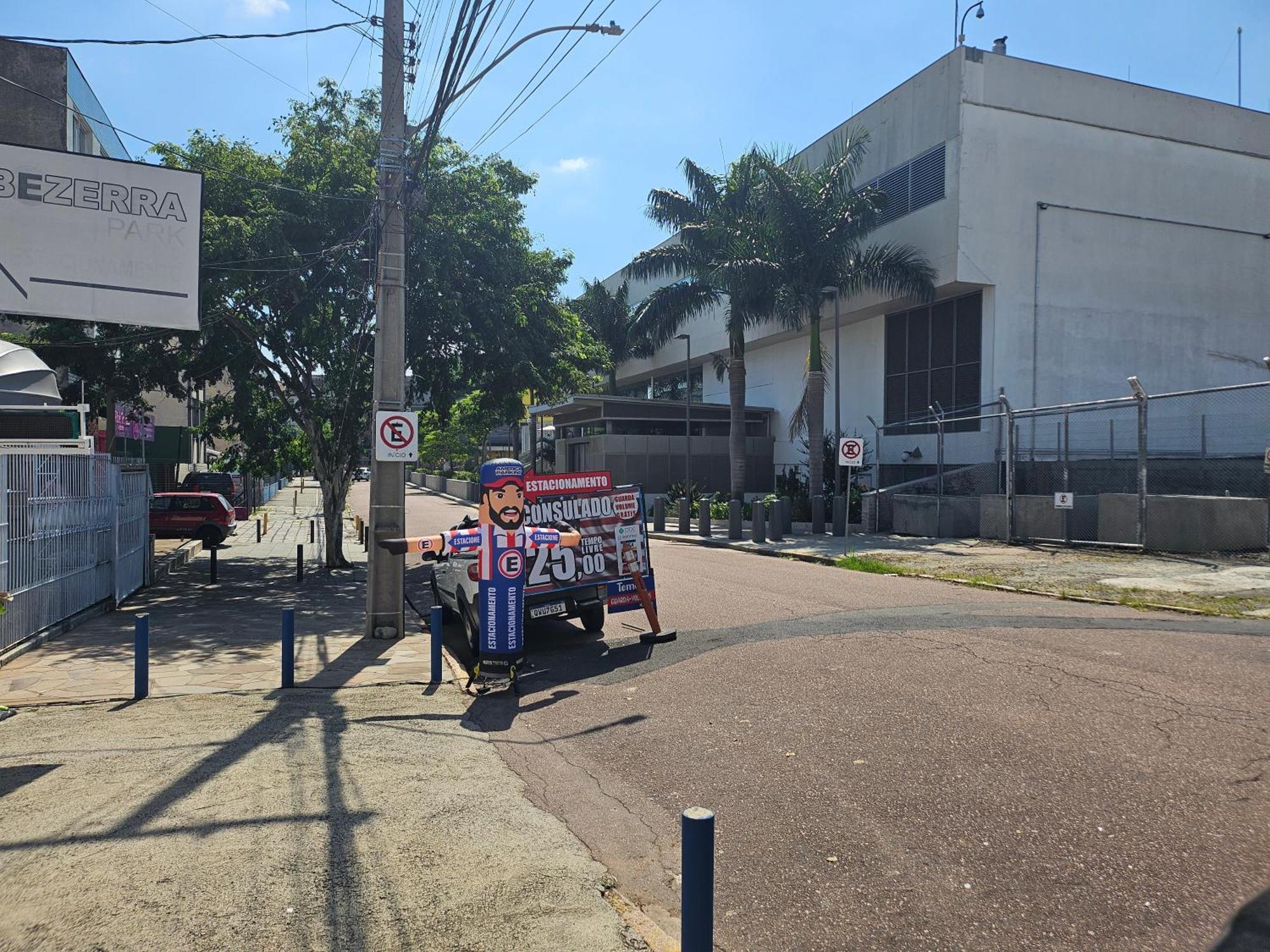 Consulado Americano Apartamento 50 Metros Da Entrada Para Visto Consulado Eua Porto Alegre Com Garagem Екстер'єр фото